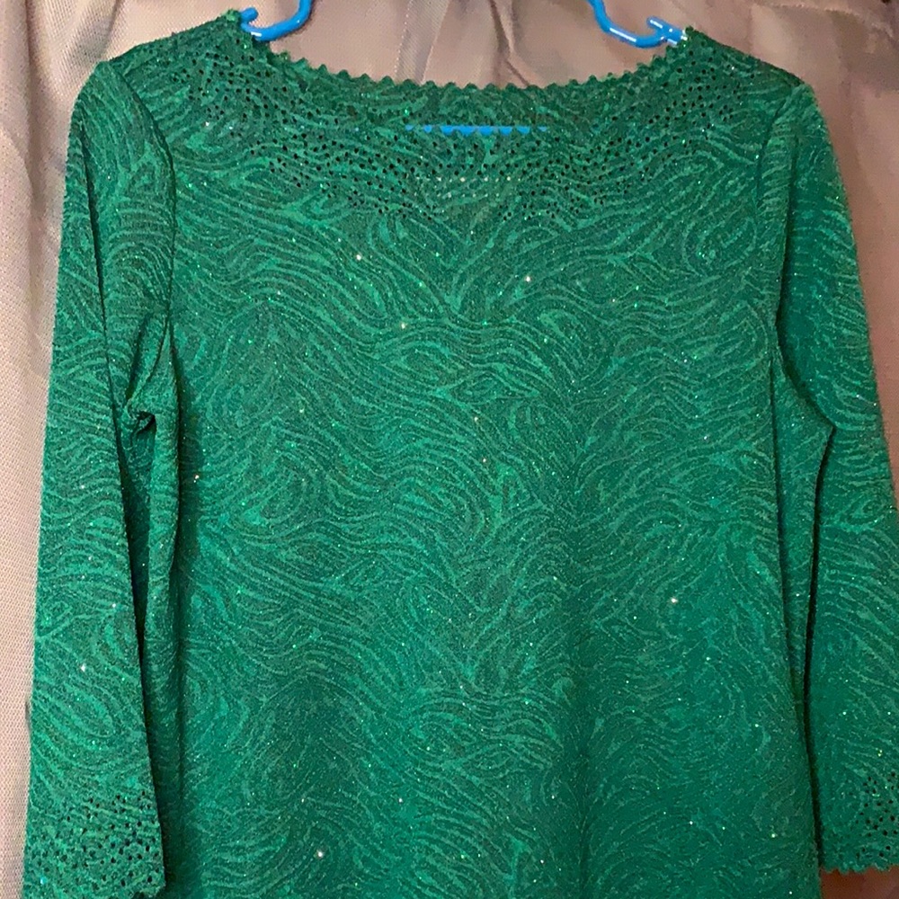 Size SMALL blouse! 💚